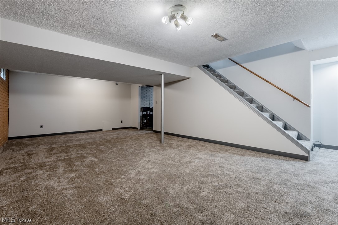 5920 Ridgeview Boulevard North Ridgeville, OH 44039 - Photo 20 of 27