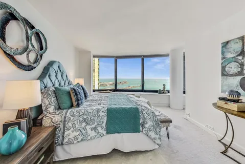 $424,000 | 155 North Harbor Drive, Unit 2404, Chicago, IL 60601