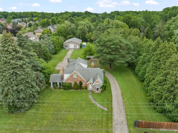 $695,000 | 42192 Dequindre Road, Sterling Heights, MI 48314