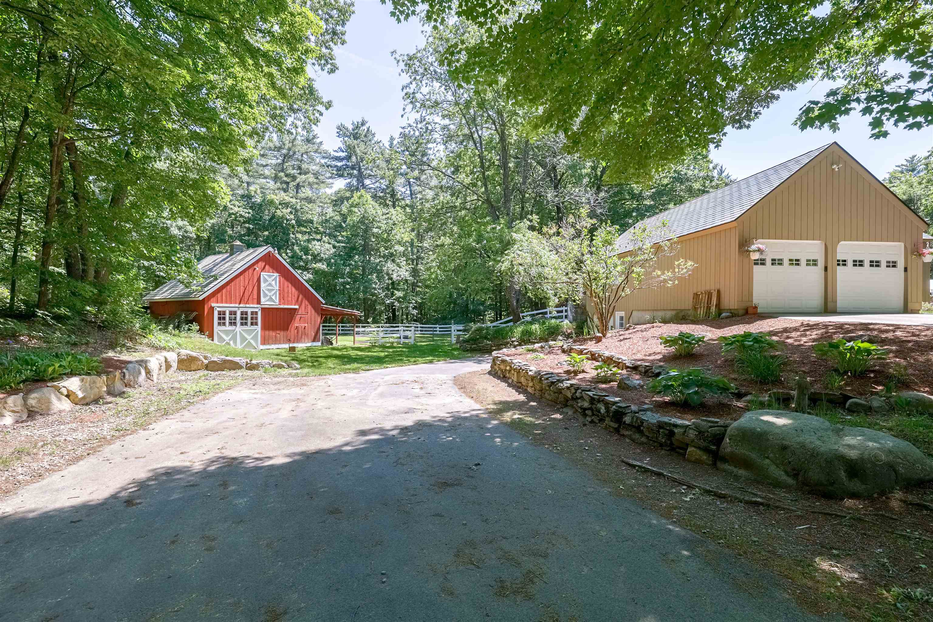 51 Baxter Road Hollis, NH 03049 - Photo 3 of 38