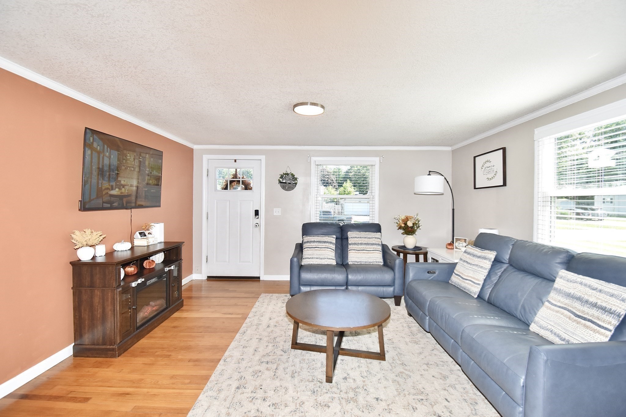 92 Louis Road Springfield, MA 01118 - Photo 11 of 34 Gallery Image 11