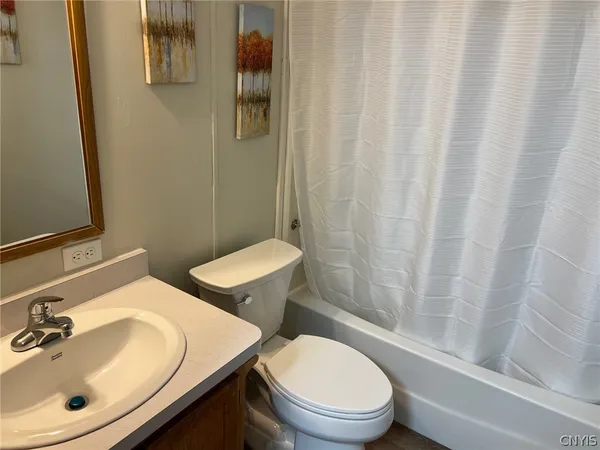 $72,000 | 352 Matthew Drive, New Hartford, NY 13323