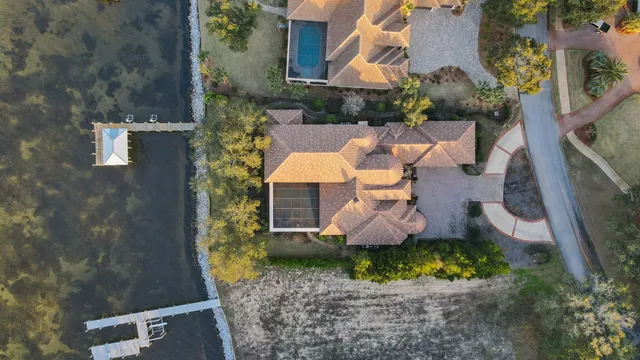 $6,000,000 | 456 Captains Circle, Destin, FL 32541