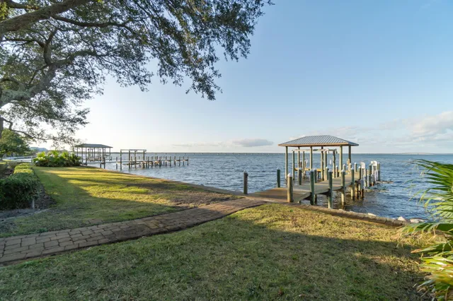 $6,000,000 | 456 Captains Circle, Destin, FL 32541