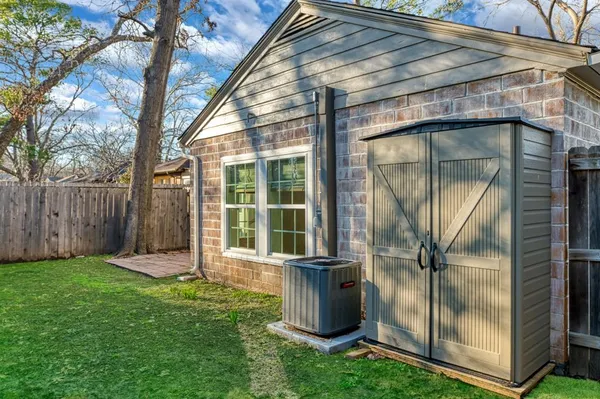 $1,250 | 1819 Scripture Street, Denton, TX 76201