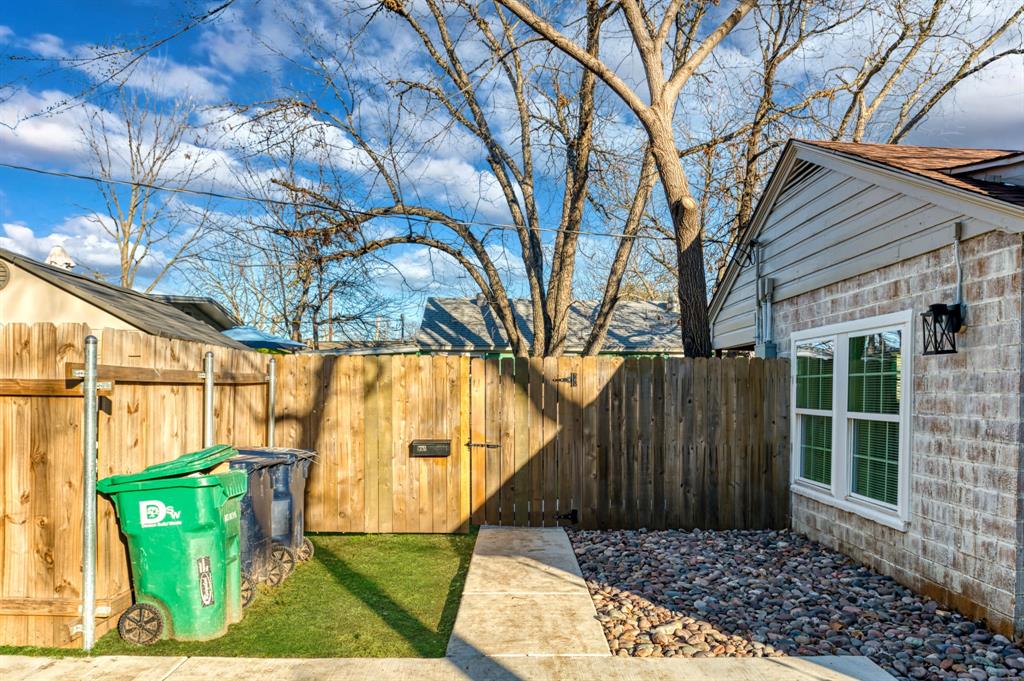 1819 Scripture Street Denton, TX 76201 - Photo 3 of 27