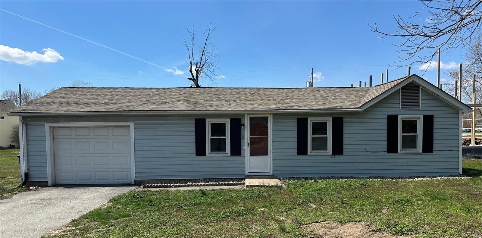 707 Sinclair Avenue South Roxana, IL 62087 - Photo 1 of 11 Gallery Image 1