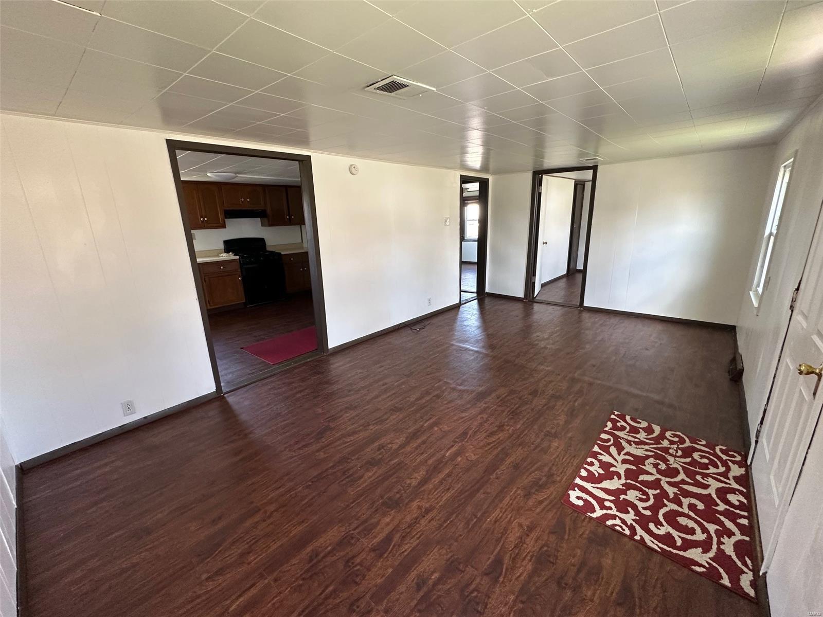 707 Sinclair Avenue South Roxana, IL 62087 - Photo 3 of 11 Gallery Image 3
