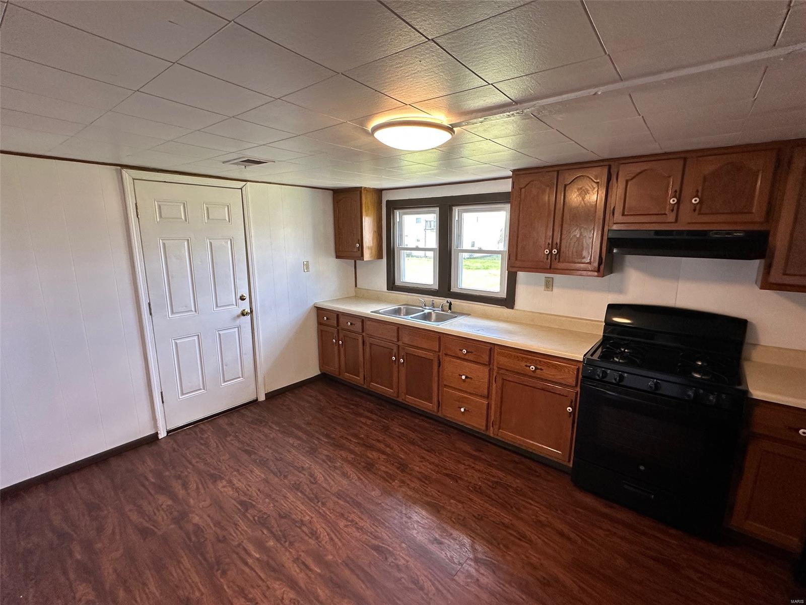 707 Sinclair Avenue South Roxana, IL 62087 - Photo 6 of 11 Gallery Image 6