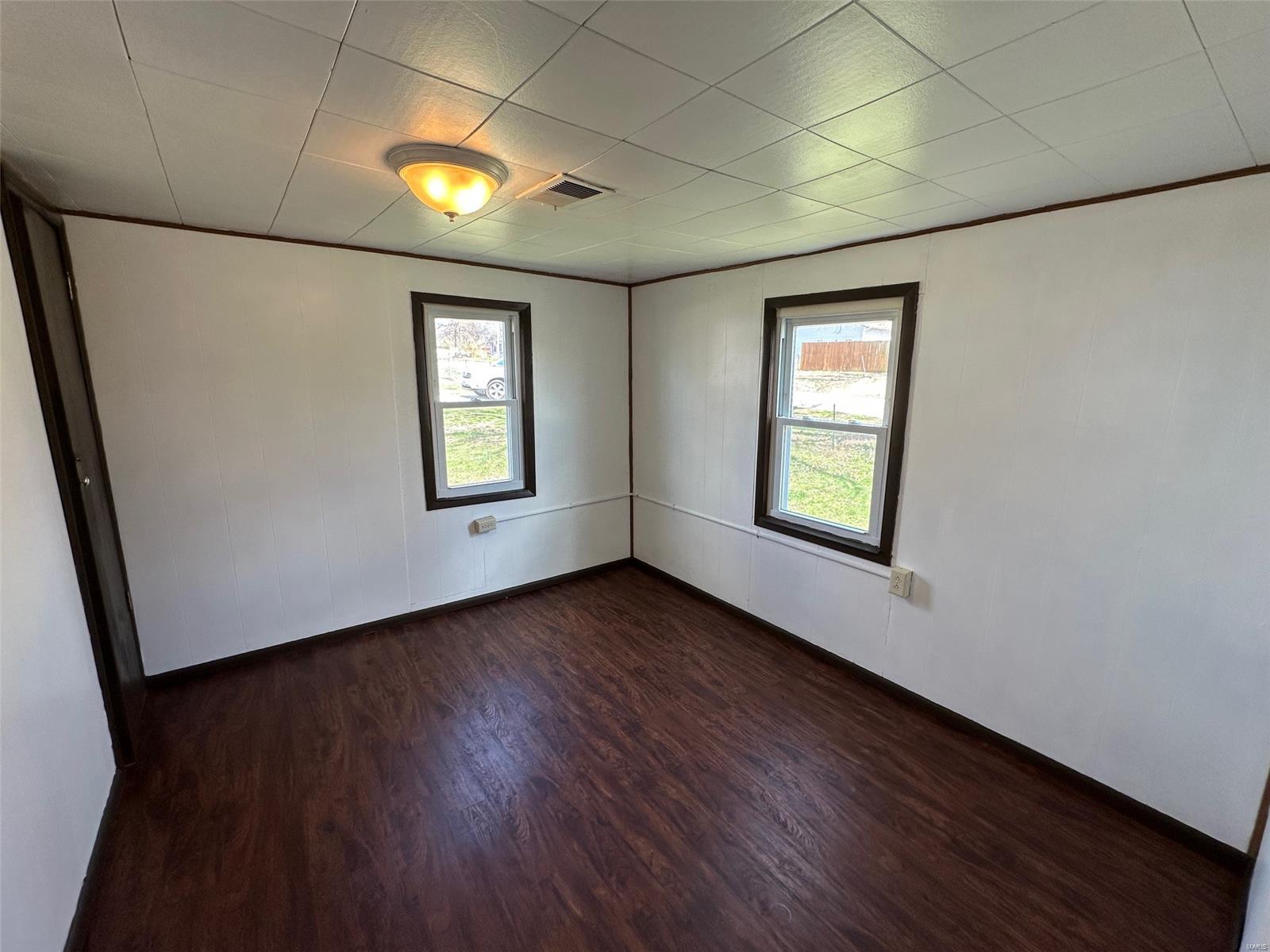 707 Sinclair Avenue South Roxana, IL 62087 - Photo 7 of 11 Gallery Image 7