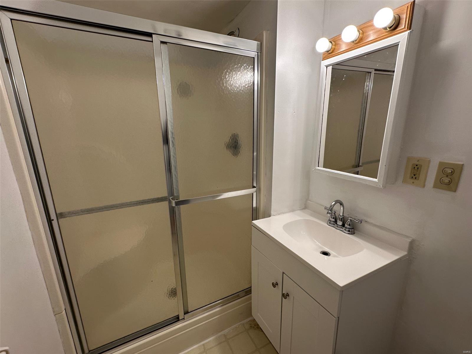 707 Sinclair Avenue South Roxana, IL 62087 - Photo 9 of 11 Gallery Image 9
