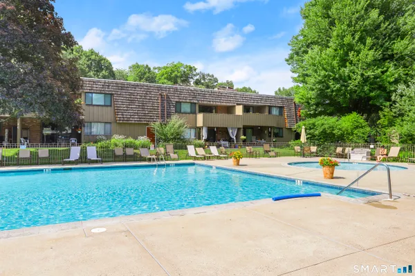 $425,000 | 92 Ledgebrook Drive, Unit 92, Norwalk, CT 06854
