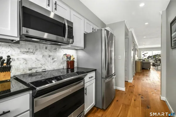 $425,000 | 92 Ledgebrook Drive, Unit 92, Norwalk, CT 06854