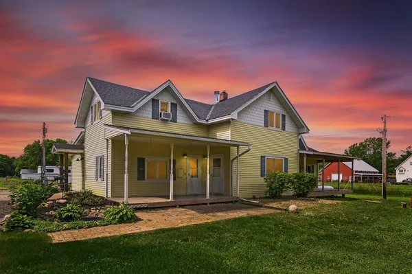 $889,999 | 5095 Harff Road, Loretto, MN 55357