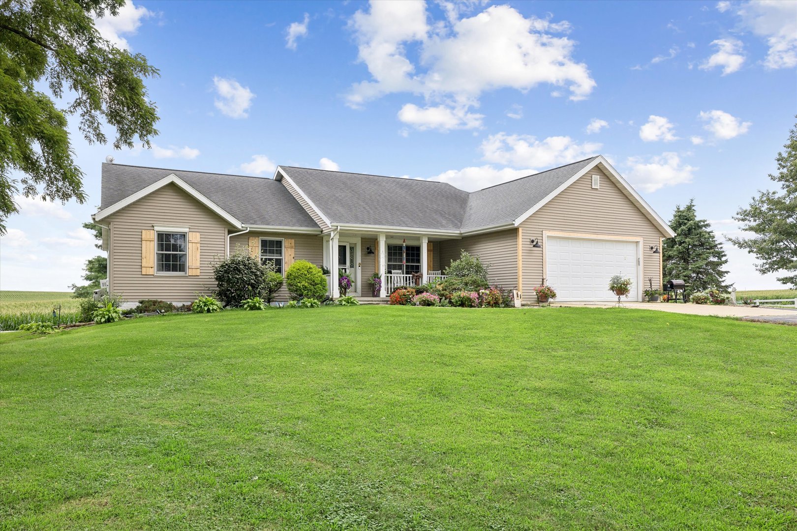 12433 Prairie Center Road Morrison, IL 61270 - Photo 1 of 65 Gallery Image 1