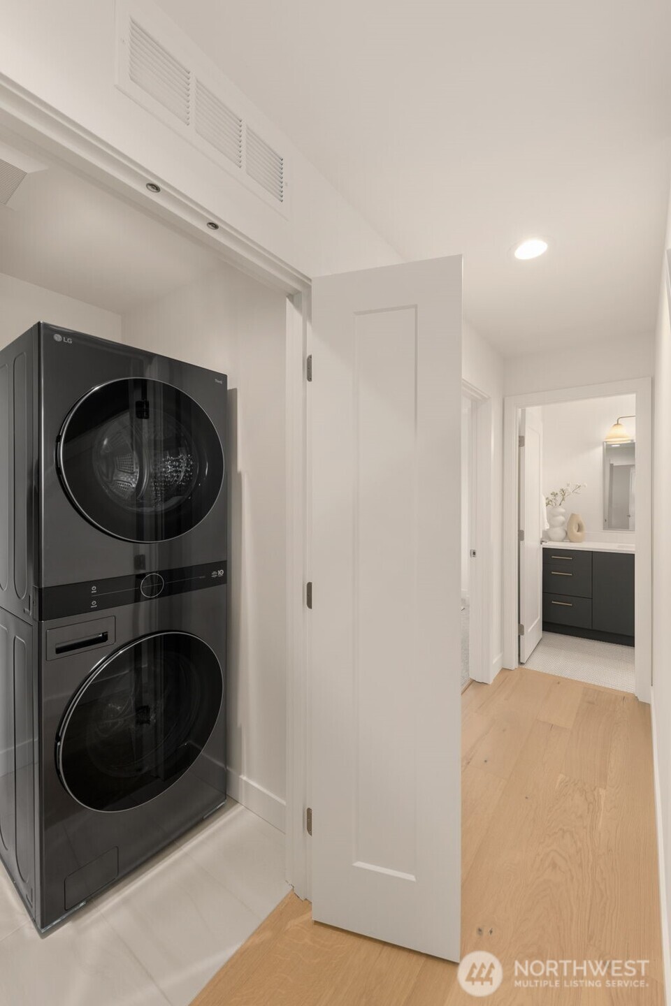 5203 Sand Point Way Northeast Seattle, WA 98105 - Photo 23 of 28