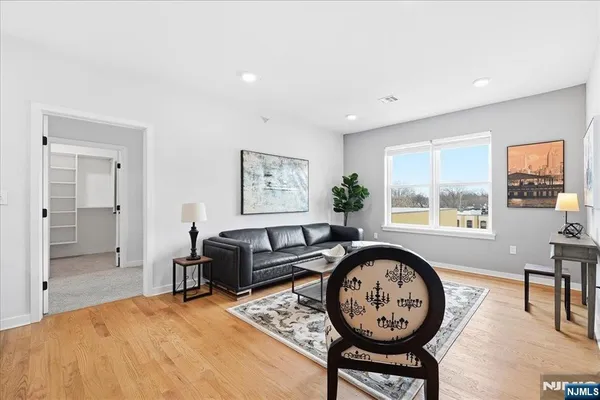 $689,000 | 660 Bloomfield Avenue, Unit 406, Bloomfield, NJ 07003