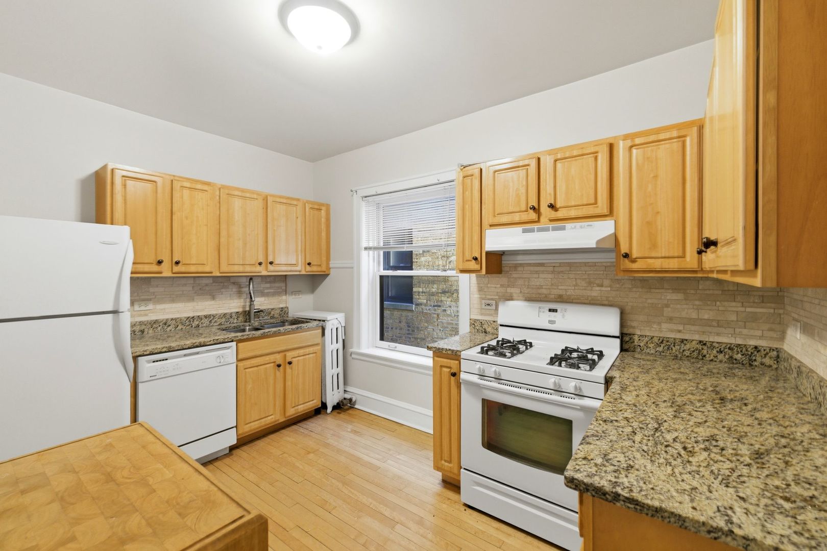 528 Sheridan Road, Unit 2A Evanston, IL 60202 - Photo 6 of 14