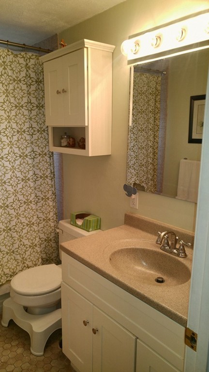 7 Lincoln Road Peabody, MA 01960 - Photo 14 of 24 Gallery Image 14