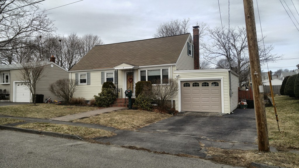 7 Lincoln Road Peabody, MA 01960 - Photo 2 of 24 Gallery Image 2