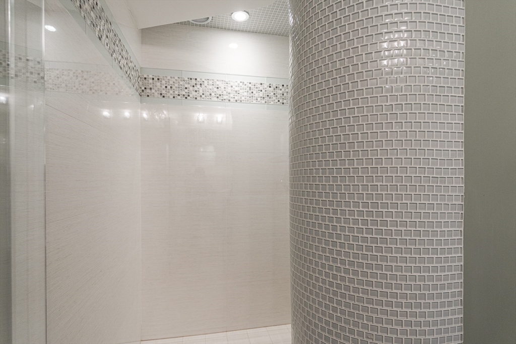 63 Atlantic Avenue, Unit 9B Boston, MA 02110 - Photo 18 of 27