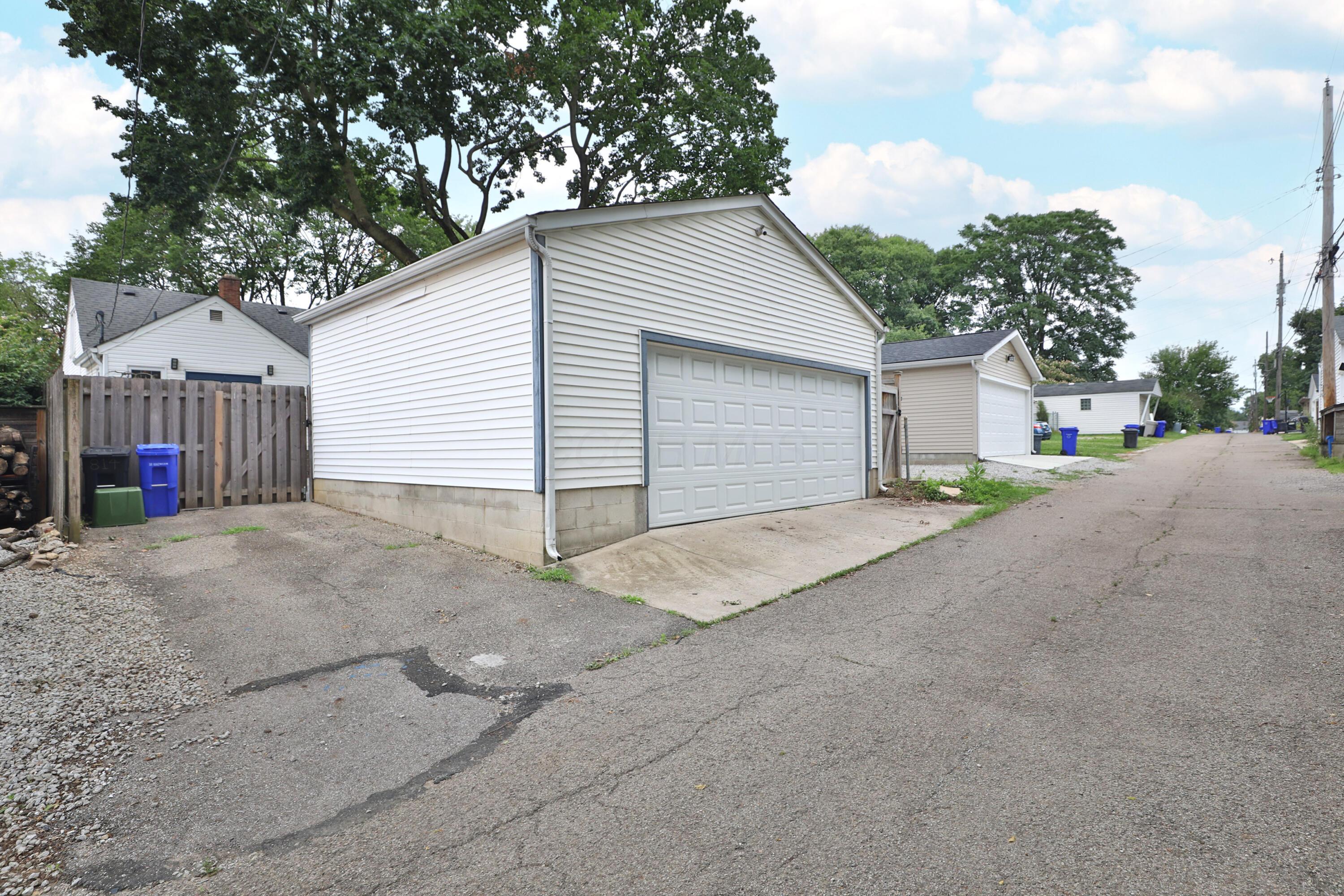 814 Oxley Road Columbus, OH 43212 - Photo 46 of 47 814-Oxley-47
