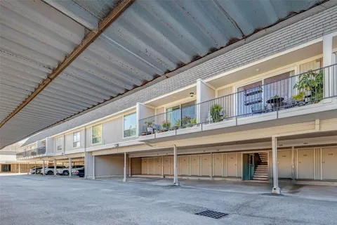 $1,950 | 2234 South Piney Point Road, Unit 110, Houston, TX 77063