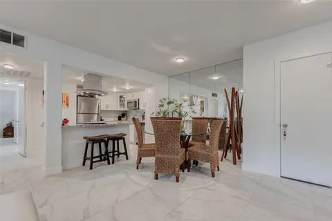 $1,950 | 2234 South Piney Point Road, Unit 110, Houston, TX 77063