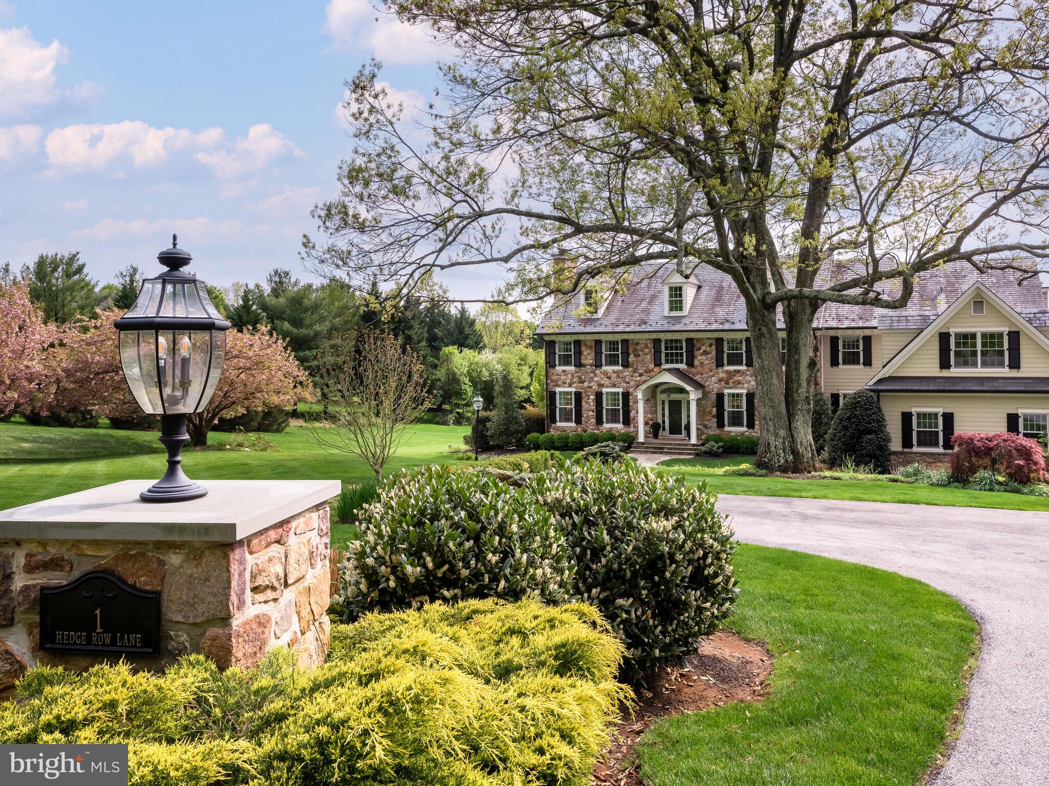 1 Hedgerow Lane Devon, PA 19333 - Photo 3 of 71 Lighted Monument(s)