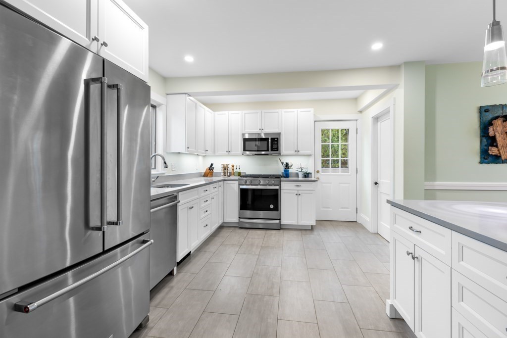 13 Plymouth Road Needham, MA 02492 - Photo 4 of 27 Gallery Image 4