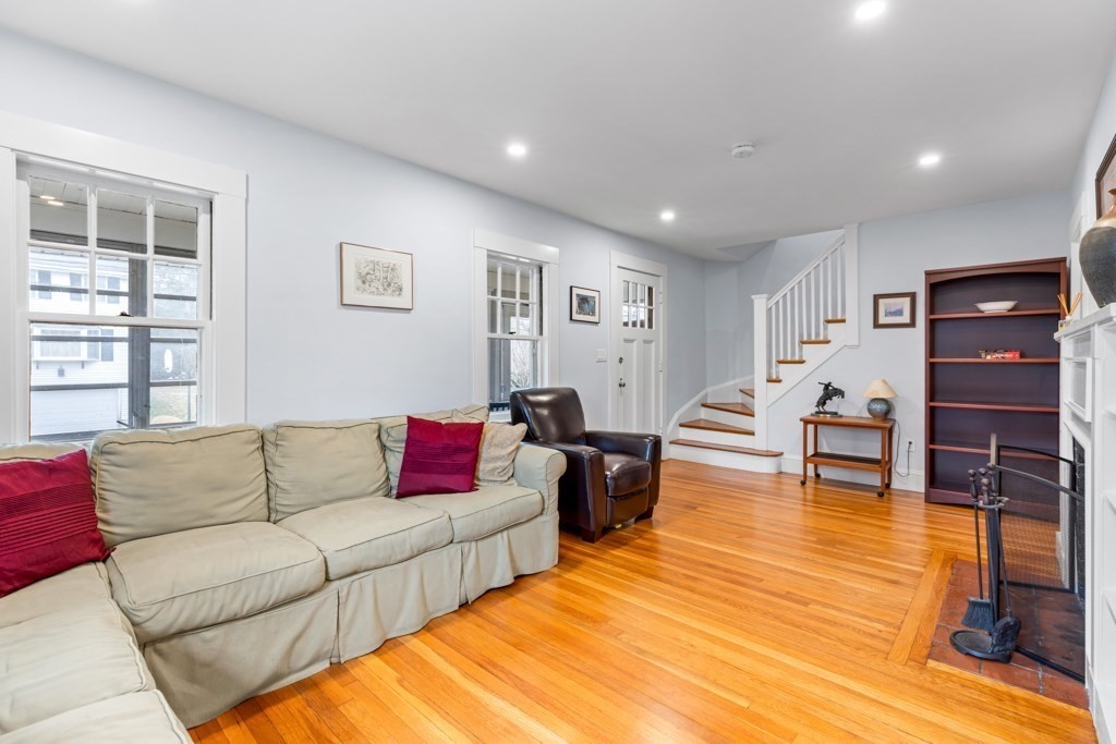 13 Plymouth Road Needham, MA 02492 - Photo 8 of 27 Gallery Image 8
