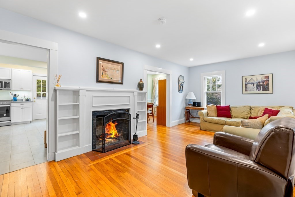 13 Plymouth Road Needham, MA 02492 - Photo 9 of 27 Gallery Image 9