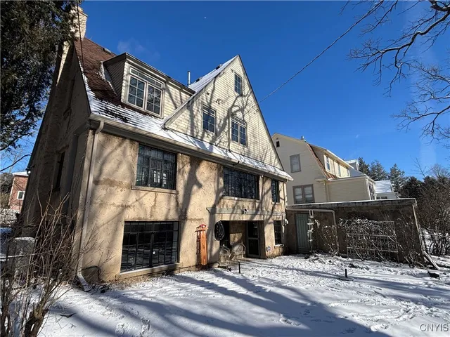 $369,900 | 330 Berkeley Drive, Syracuse, NY 13210