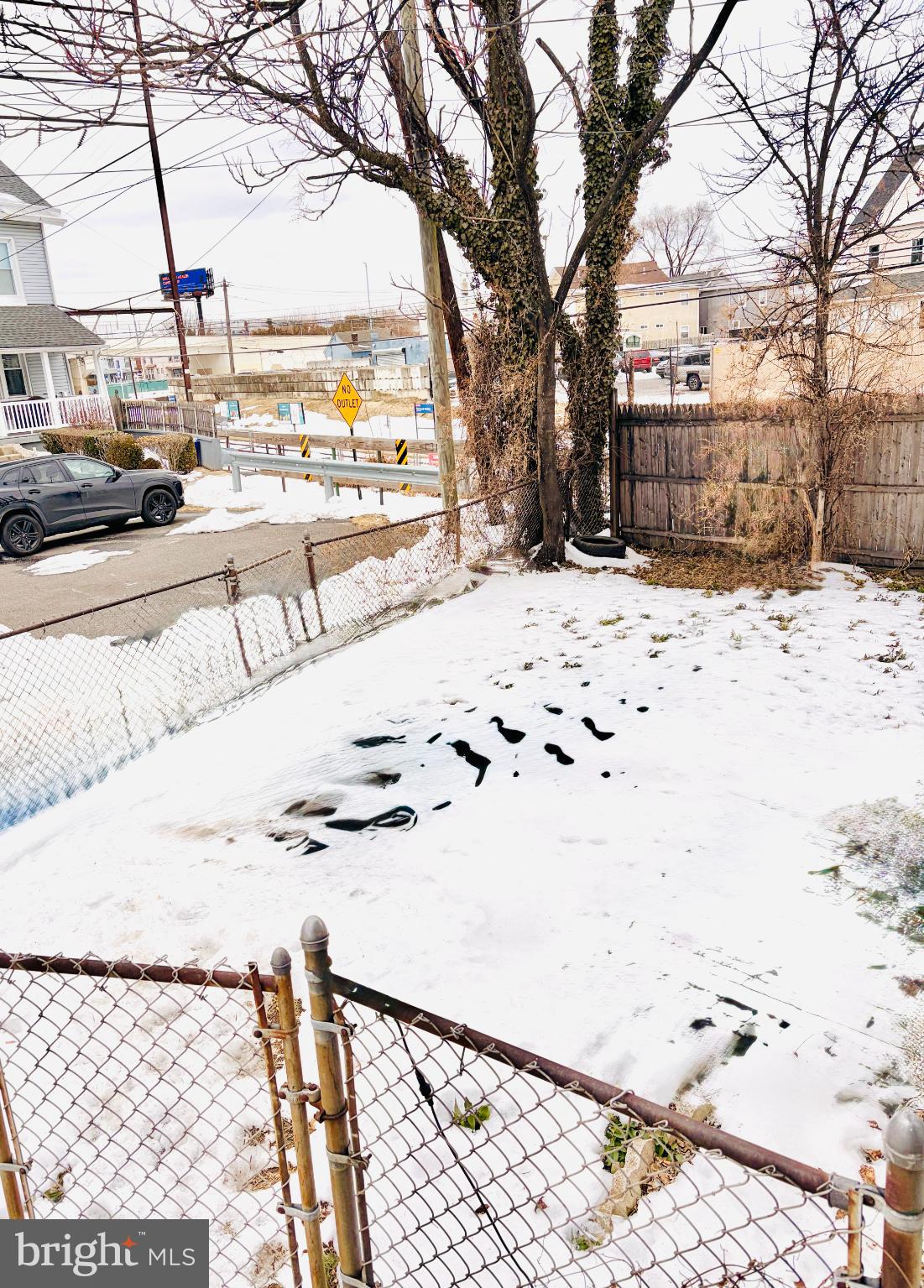 401 Holly Road Yeadon, PA 19050 - Photo 6 of 33 front yard, entirely fenced in