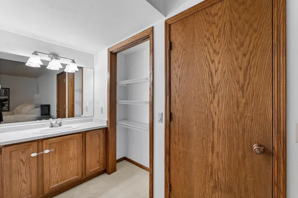 $224,900 | 14 Maple Wood Lane, Unit 18, Madison, WI 53704