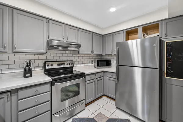 $224,900 | 14 Maple Wood Lane, Unit 18, Madison, WI 53704