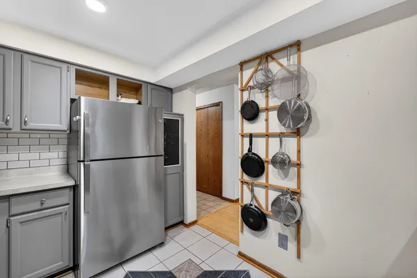 $224,900 | 14 Maple Wood Lane, Unit 18, Madison, WI 53704