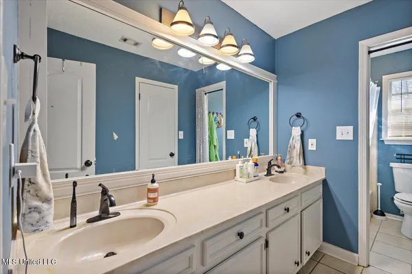 $289,900 | 400 Winding Hills Drive, Clinton, MS 39056