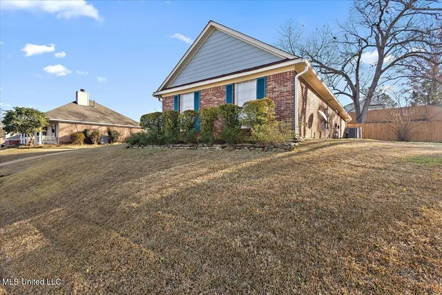 $289,900 | 400 Winding Hills Drive, Clinton, MS 39056