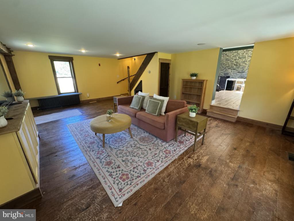 1375 South Bailey Road Coatesville, PA 19320 - Photo 45 of 88 Living room