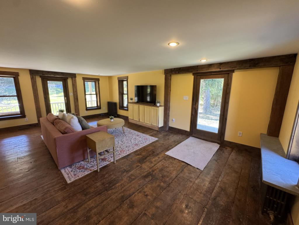 1375 South Bailey Road Coatesville, PA 19320 - Photo 46 of 88 Living room
