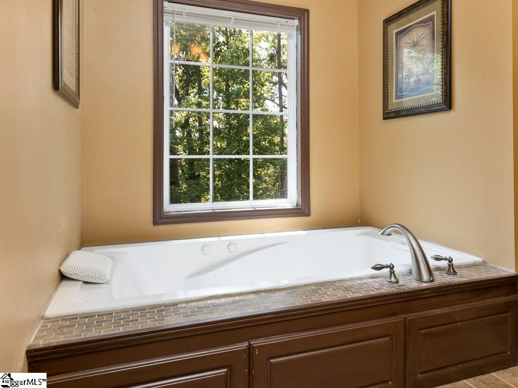 2081 Red Radford Road Campobello, SC 29322 - Photo 15 of 33