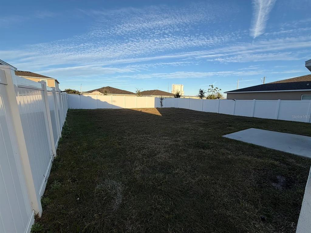 673 Hillview Loop Haines City, FL 33844 - Photo 14 of 14 a view of balcony and yard