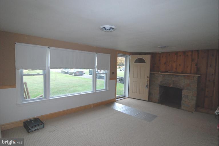 12238 Detour Road Keymar, MD 21757 - Photo 8 of 13 Interior (General)