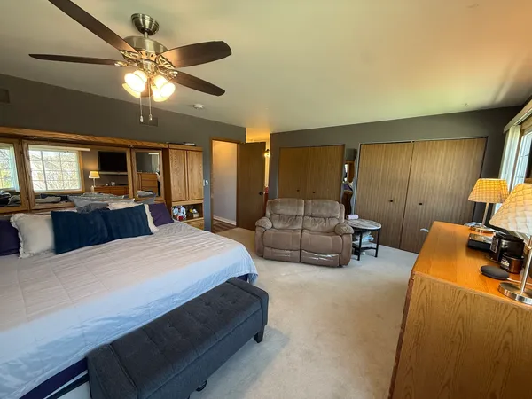$250,000 | 100 Village Creek Drive, Lake In The Hills, IL 60156