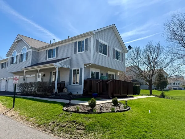 $250,000 | 100 Village Creek Drive, Lake In The Hills, IL 60156