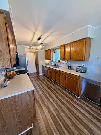$250,000 | 100 Village Creek Drive, Lake In The Hills, IL 60156