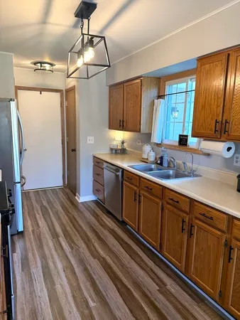 $250,000 | 100 Village Creek Drive, Lake In The Hills, IL 60156