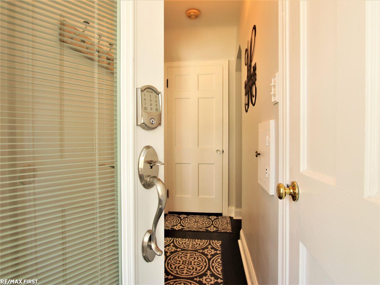 1661 Newcastle Road Grosse Pointe Woods, MI 48236 - Photo 29 of 35