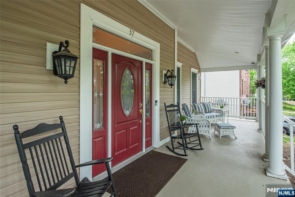37 Thomas Wayne, NJ 07470 - Photo 2 of 32